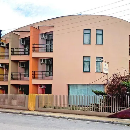 Nautilus Aparthotel *